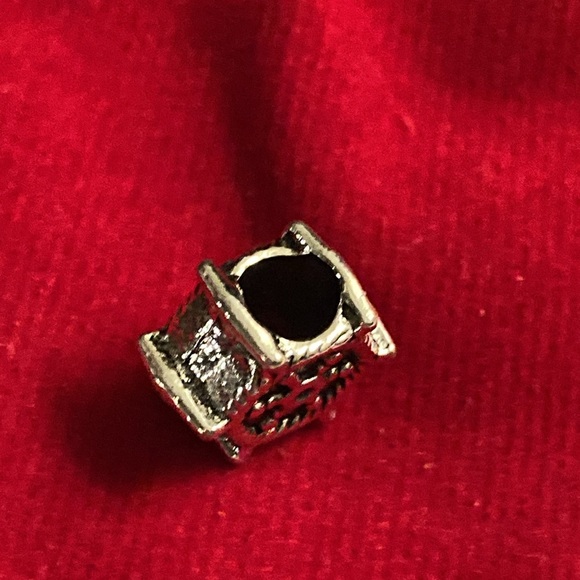 ☸️ NWOT - Ships Wheel - Silvertone Slider Charm ☸️ - Picture 4 of 5